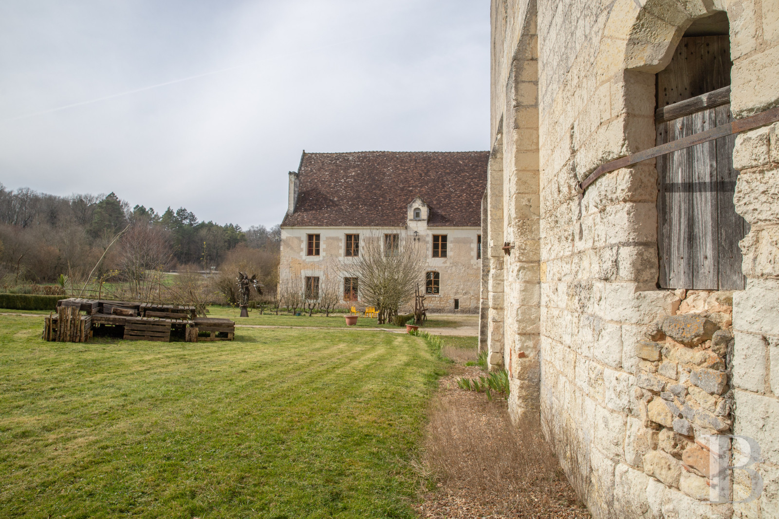 A former château-monastery and its 150-hectare estate near Loches, in Touraine - photo  n°31